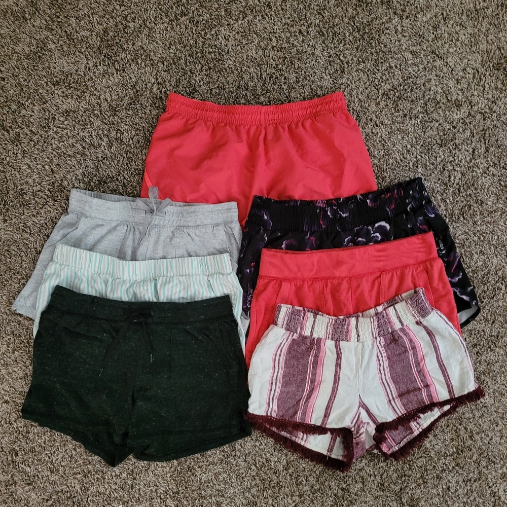 7 Pairs - Mixed lot of shorts S & M